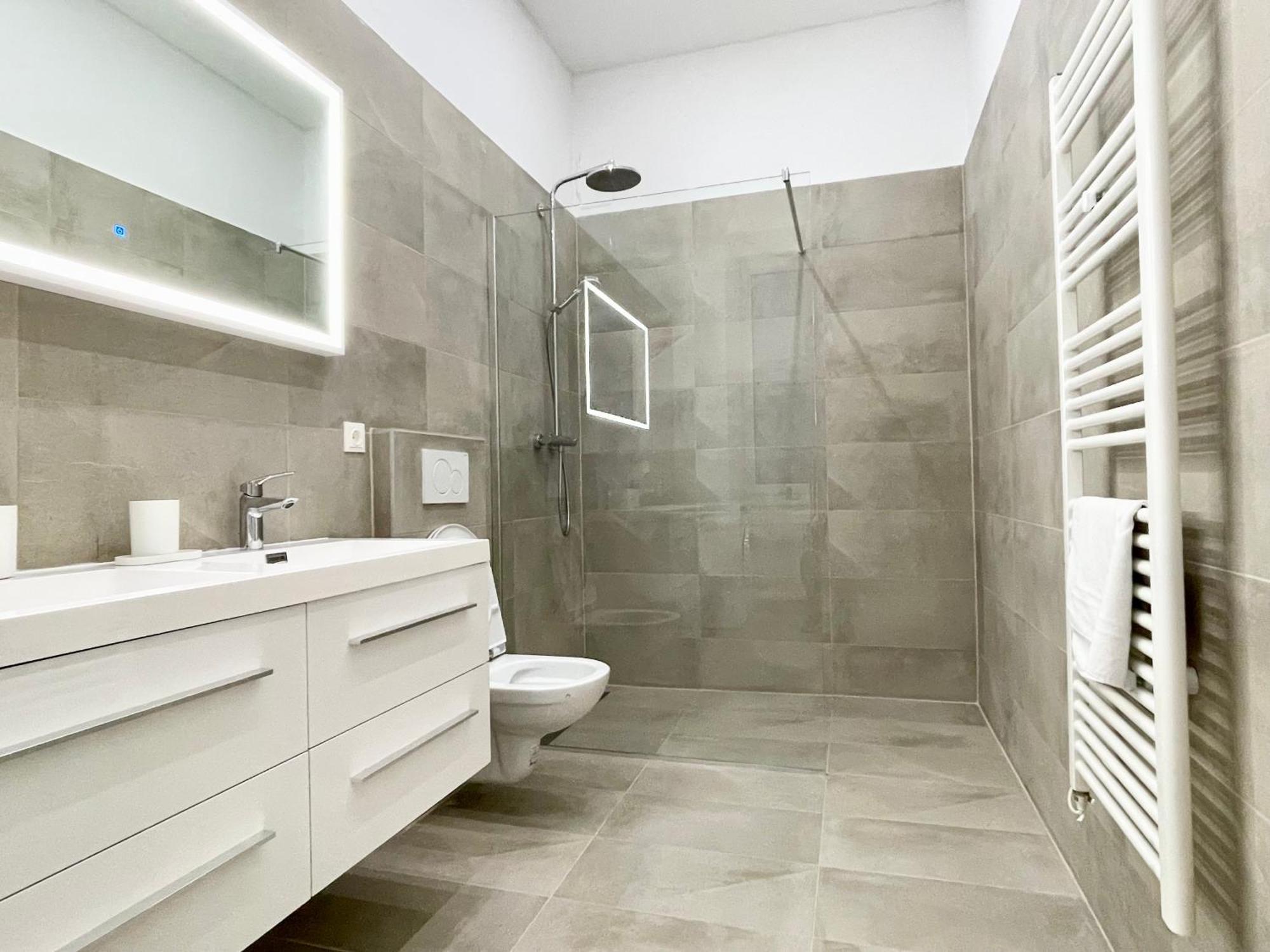 Luxury Apartment At Famous Vienna Kutschkermarkt Esterno foto